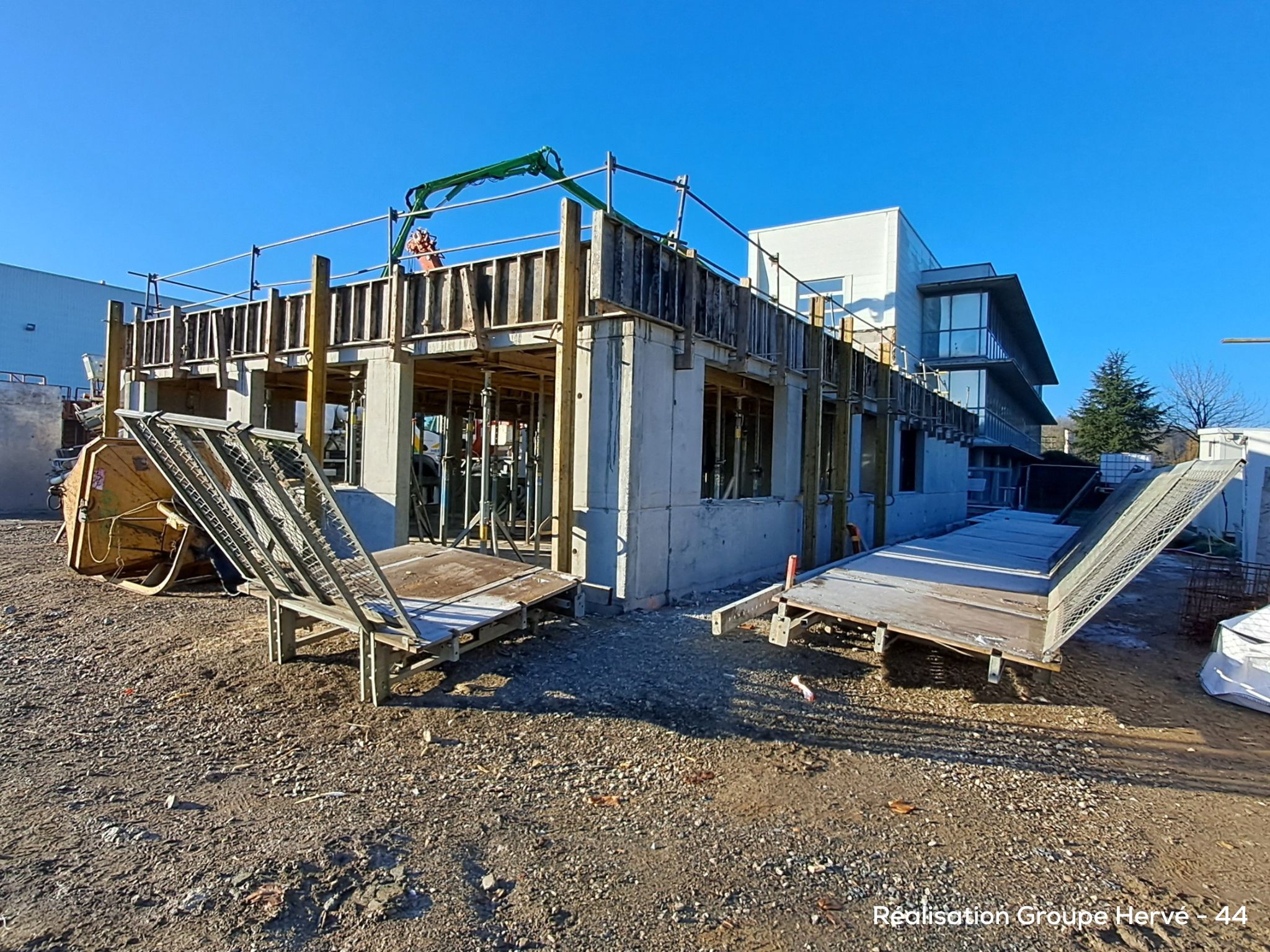chantier travaux d'extension de bâtiment en cours